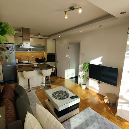 Ana Apartment โนวีซาด ภายนอก รูปภาพ