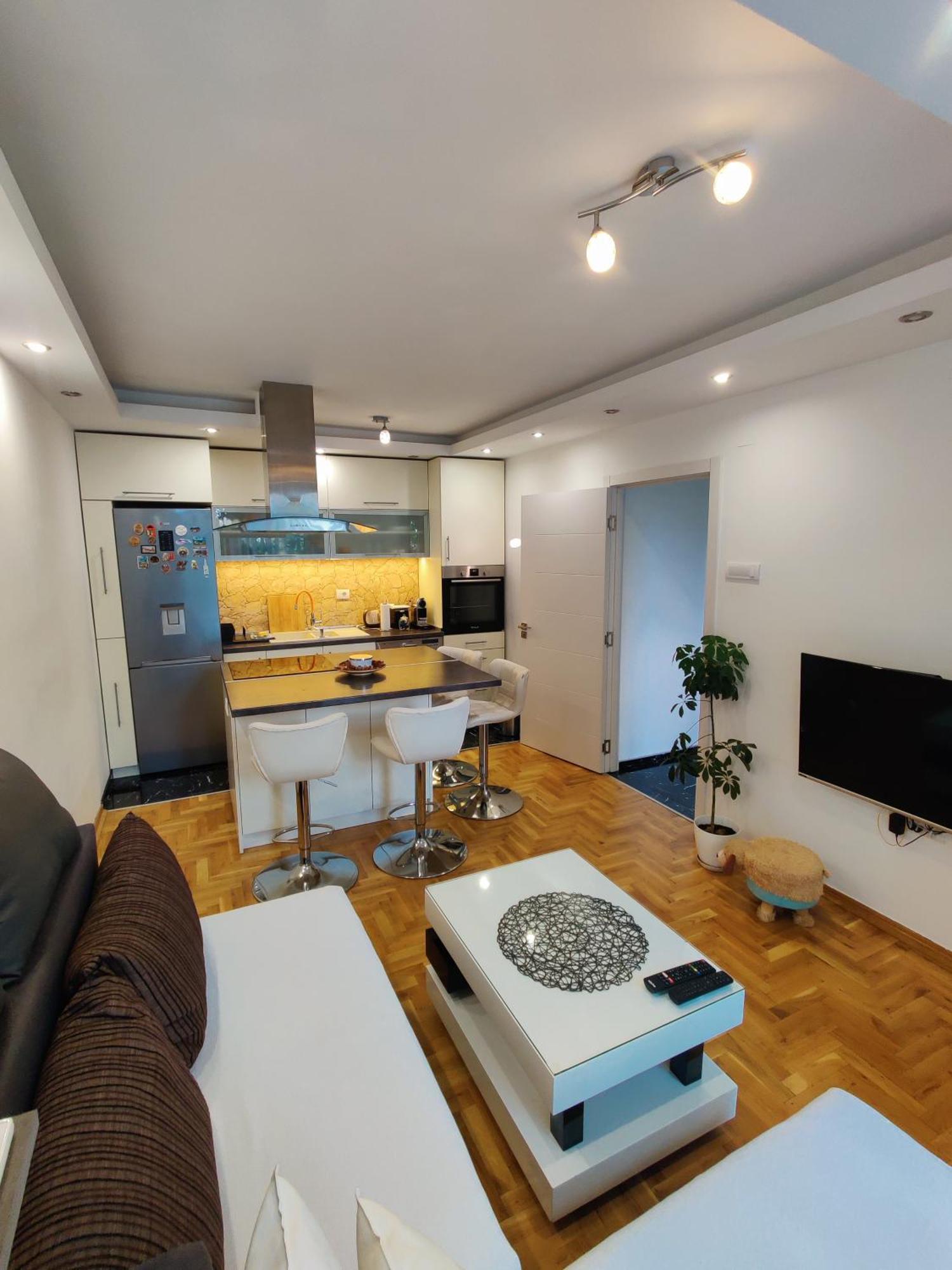 Ana Apartment โนวีซาด ภายนอก รูปภาพ