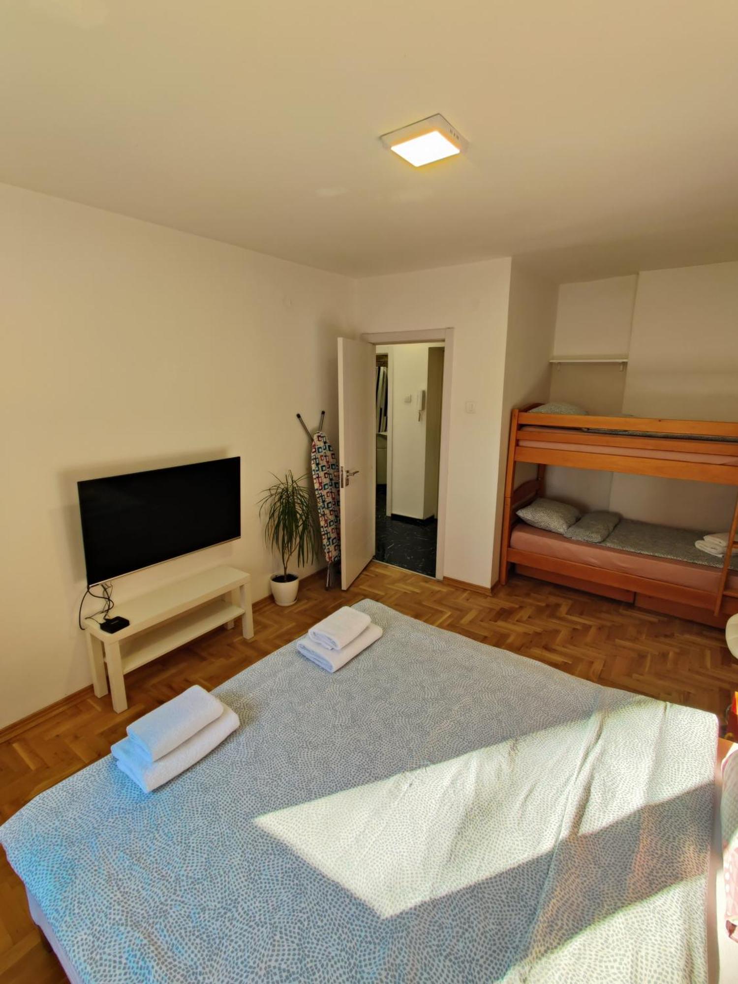 Ana Apartment โนวีซาด ภายนอก รูปภาพ