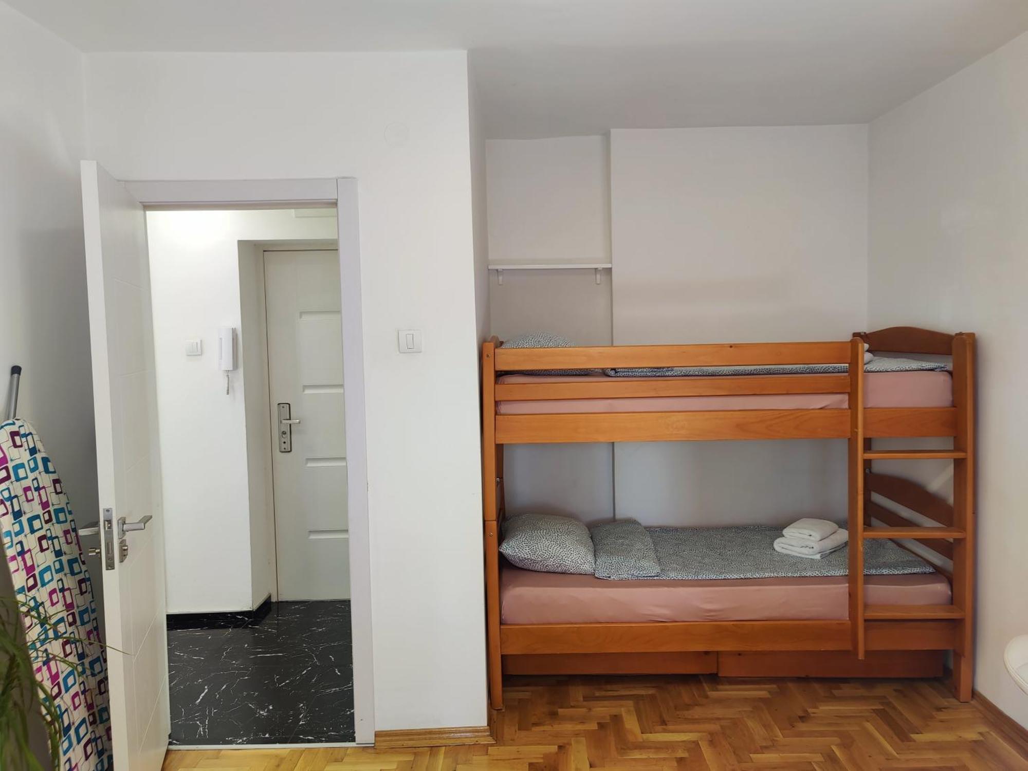 Ana Apartment โนวีซาด ภายนอก รูปภาพ